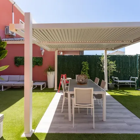 Maronata With Pool And Children's Playhouse Semesterbostad Costa Adeje (Tenerife)