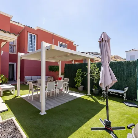 Maronata With Pool And Children's Playhouse *