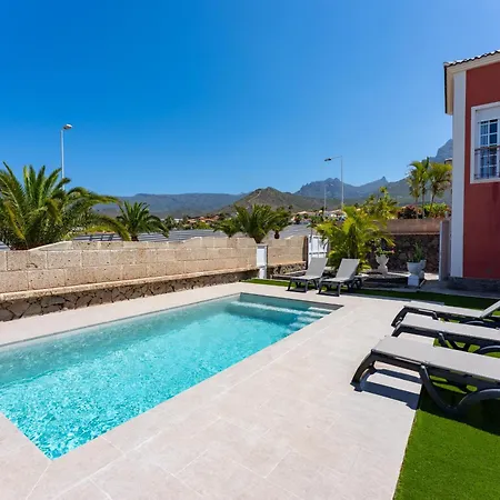 Maronata With Pool And Children's Playhouse *